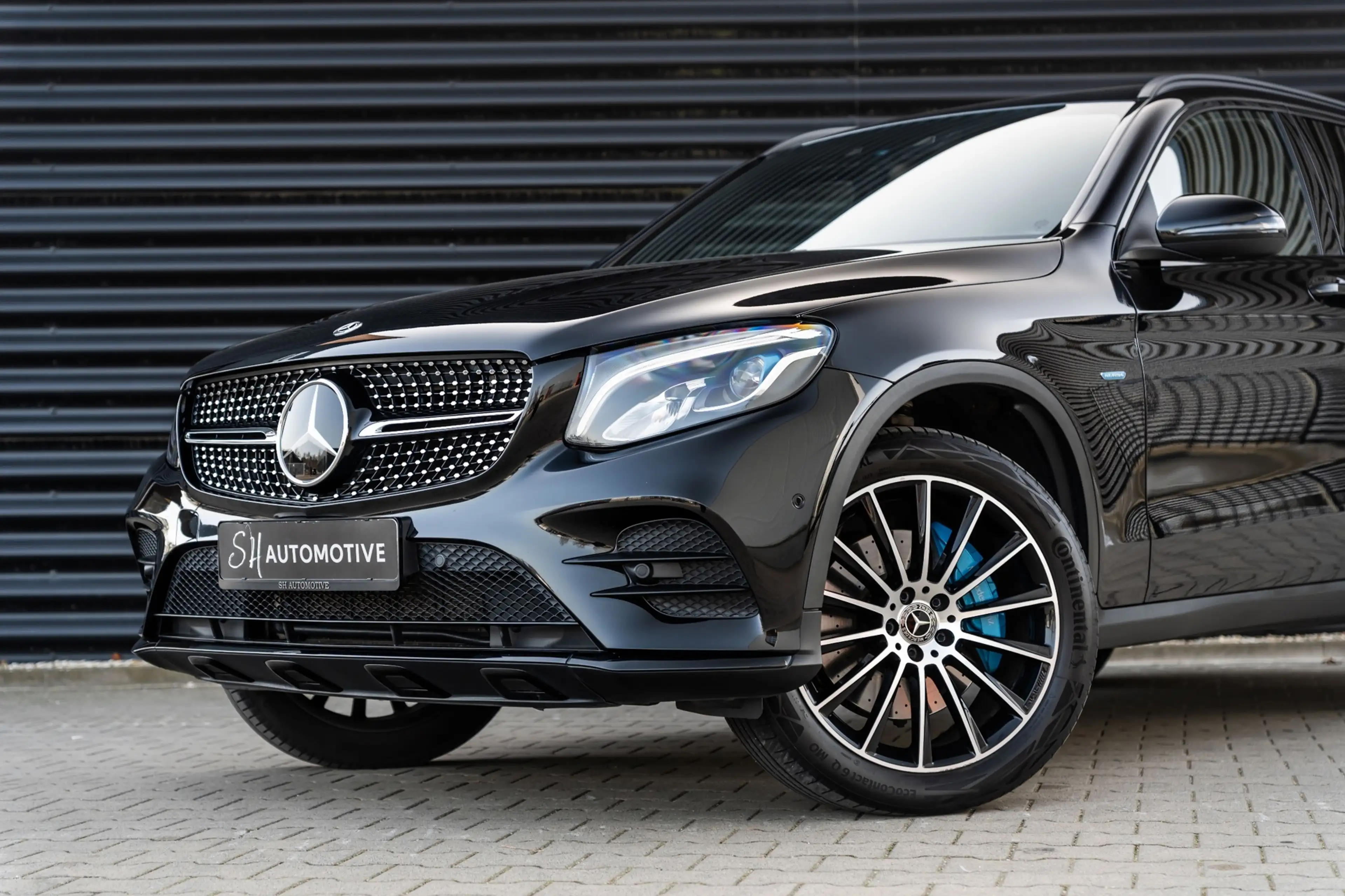 Mercedes-Benz GLC 350 350e 4MATIC AMG / PANO / MEMORY / BURMESTER / CARP — photo 2