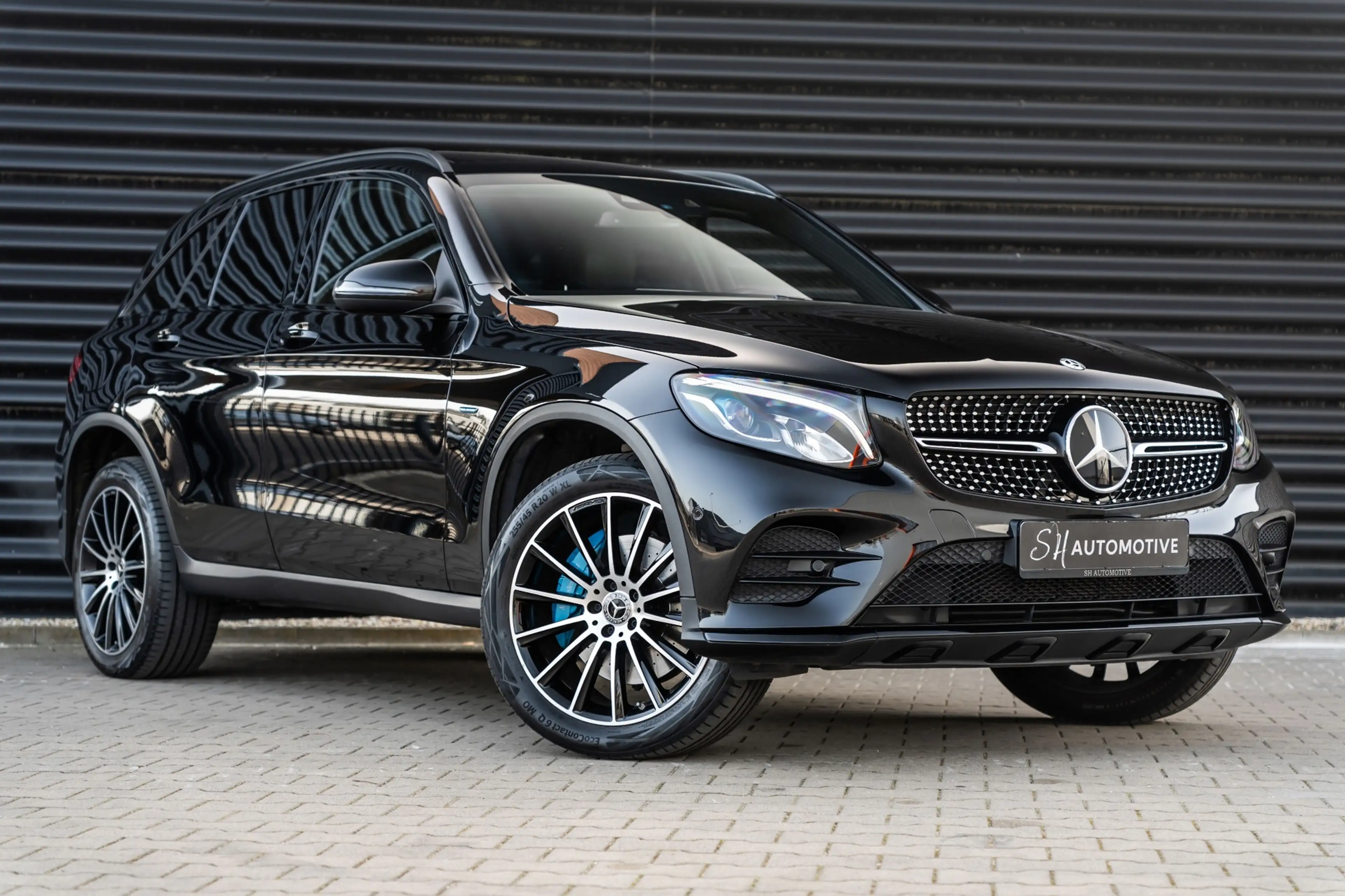 Mercedes-Benz GLC 350 350e 4MATIC AMG / PANO / MEMORY / BURMESTER / CARP — photo 3