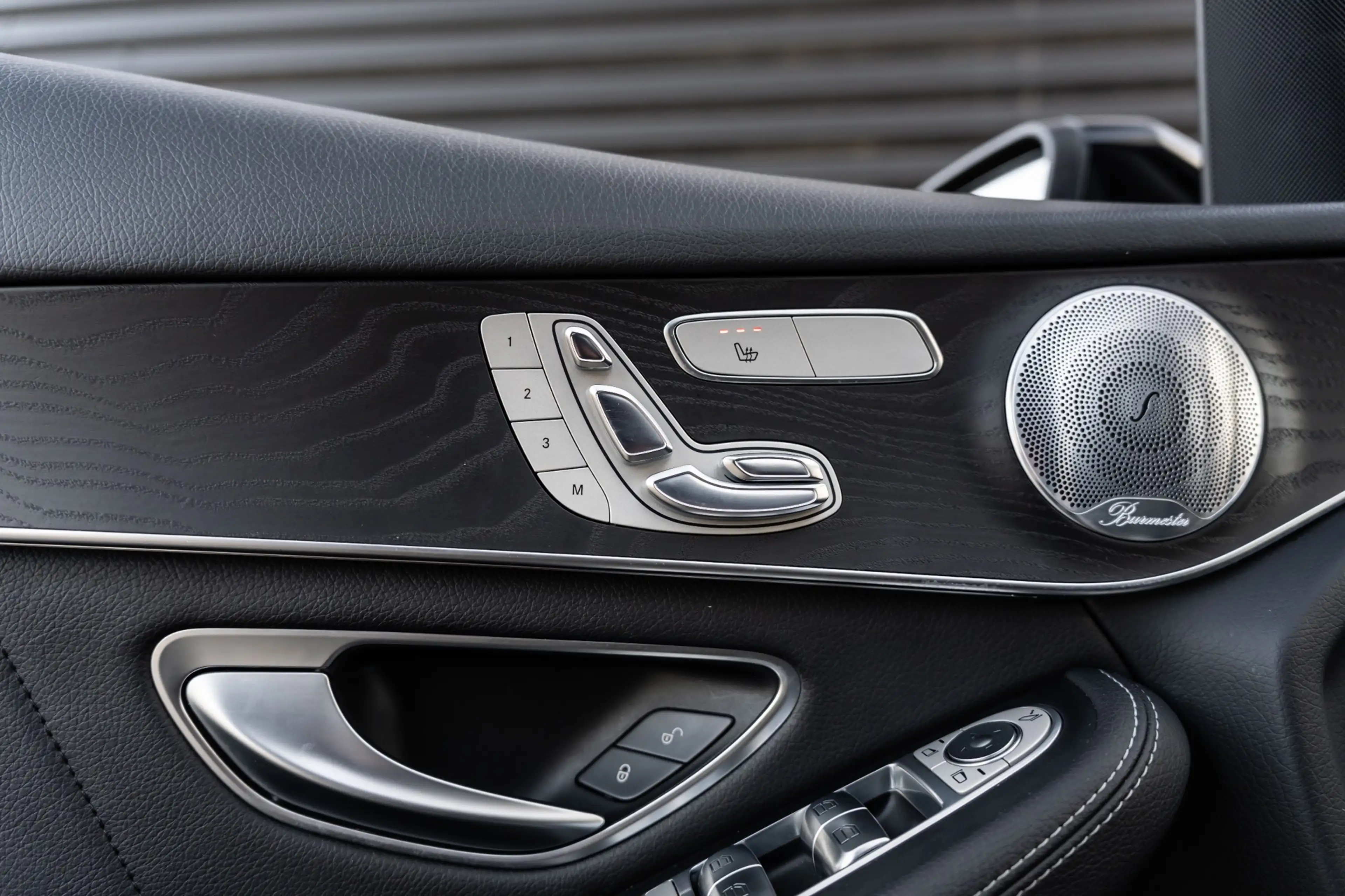 Mercedes-Benz GLC 350 350e 4MATIC AMG / PANO / MEMORY / BURMESTER / CARP — photo 12