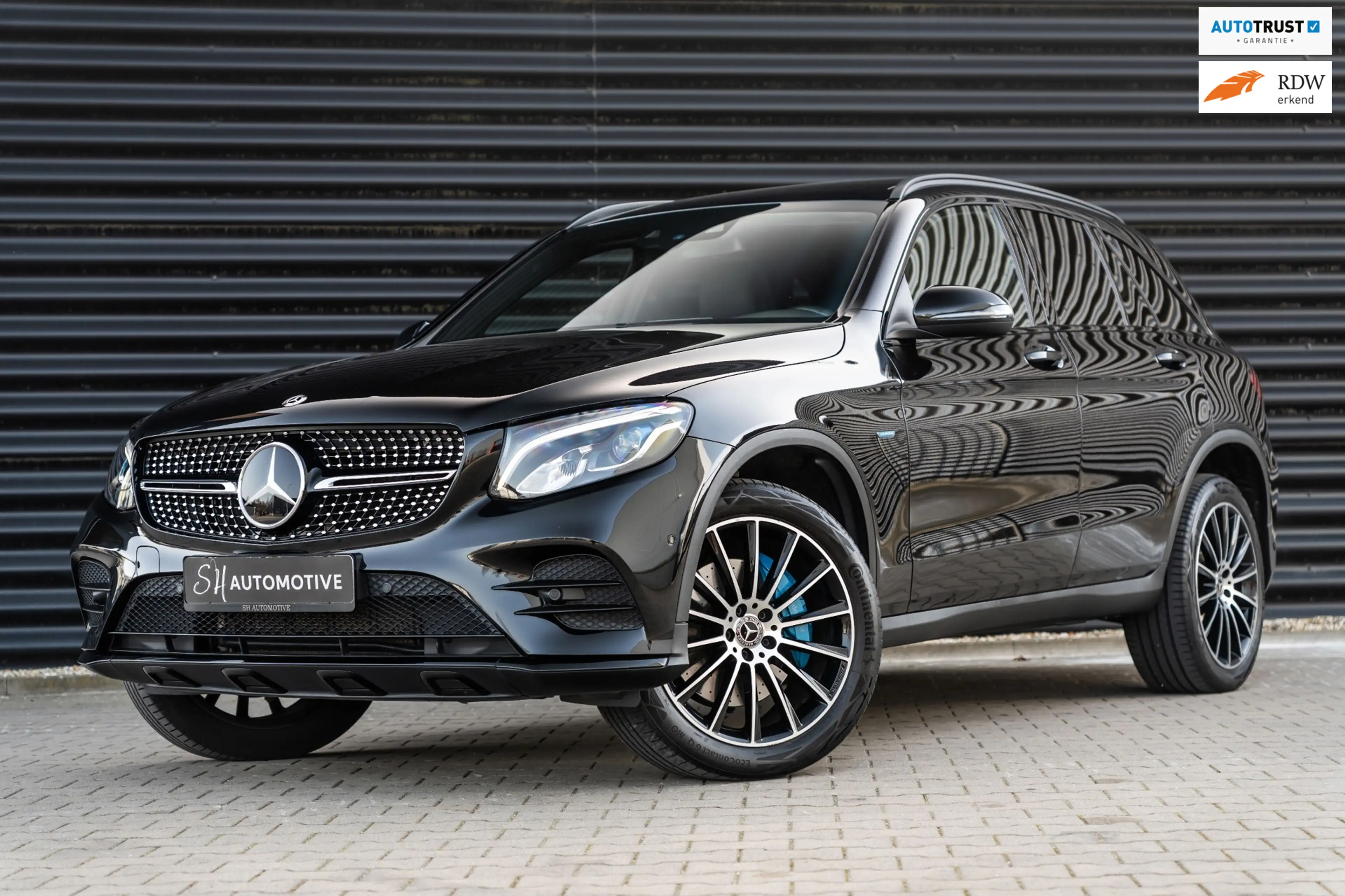 Mercedes-Benz GLC 350 350e 4MATIC AMG / PANO / MEMORY / BURMESTER / CARP