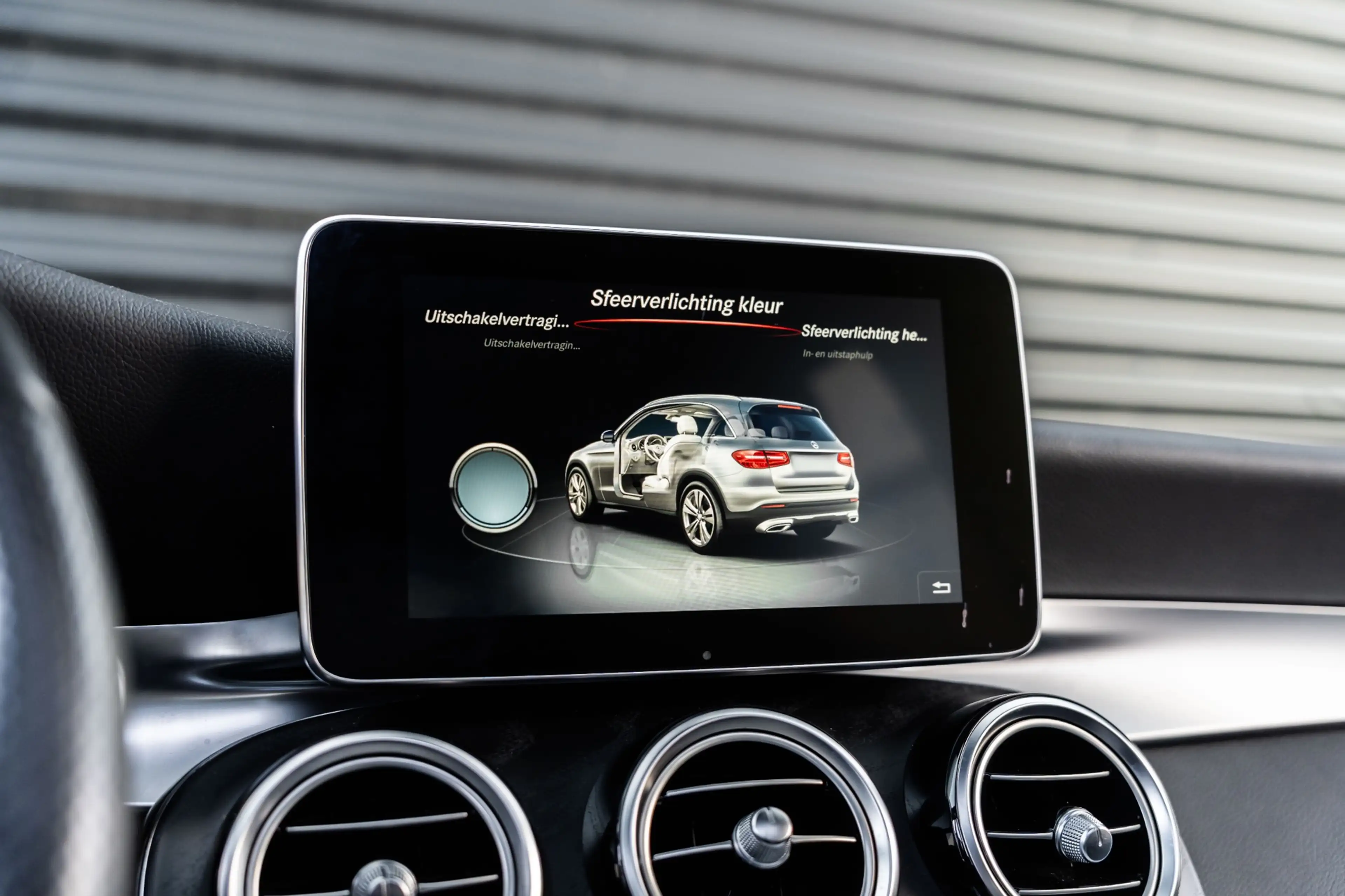 Mercedes-Benz GLC 350 350e 4MATIC AMG / PANO / MEMORY / BURMESTER / CARP — photo 36
