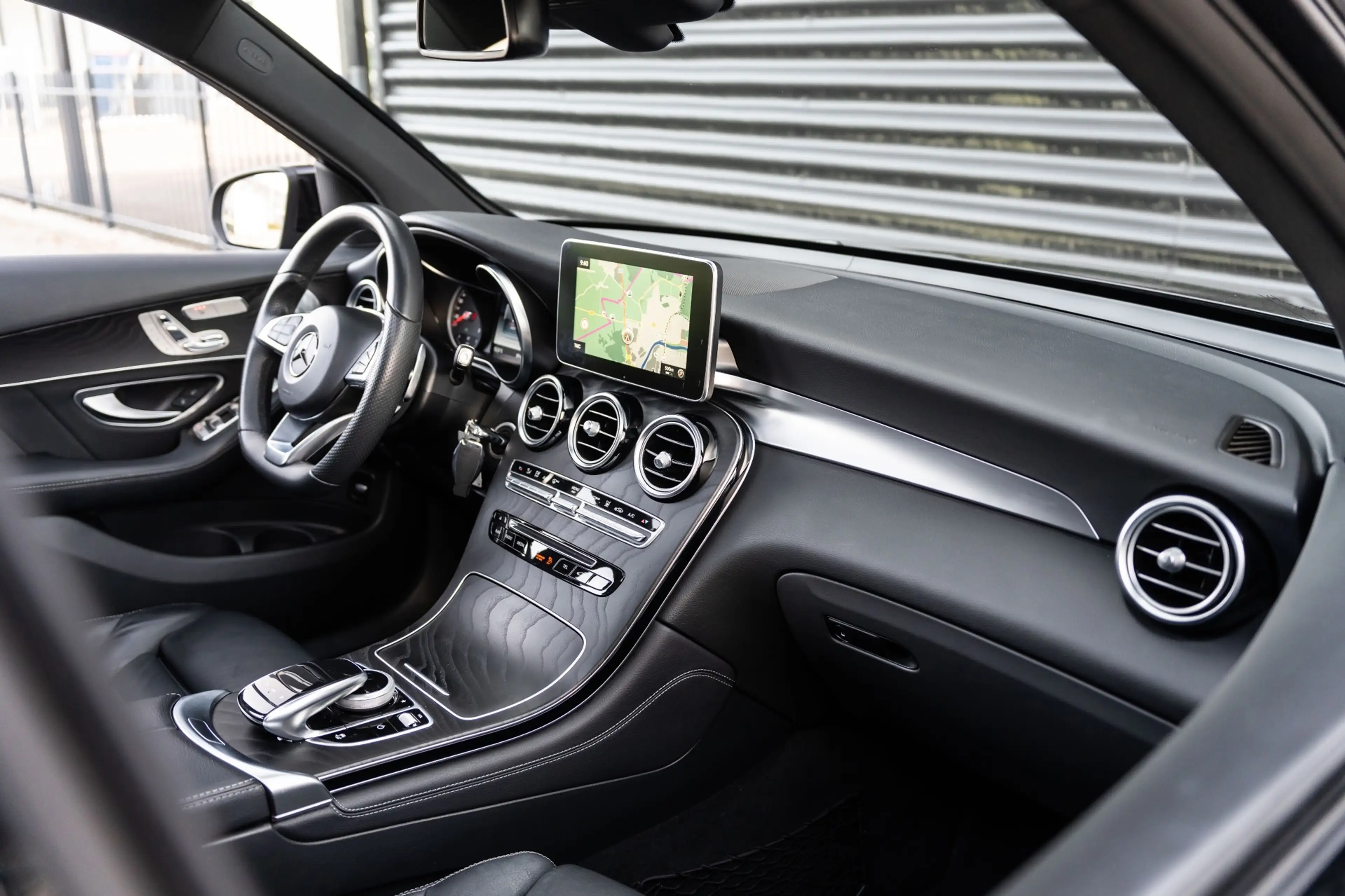 Mercedes-Benz GLC 350 350e 4MATIC AMG / PANO / MEMORY / BURMESTER / CARP — photo 21