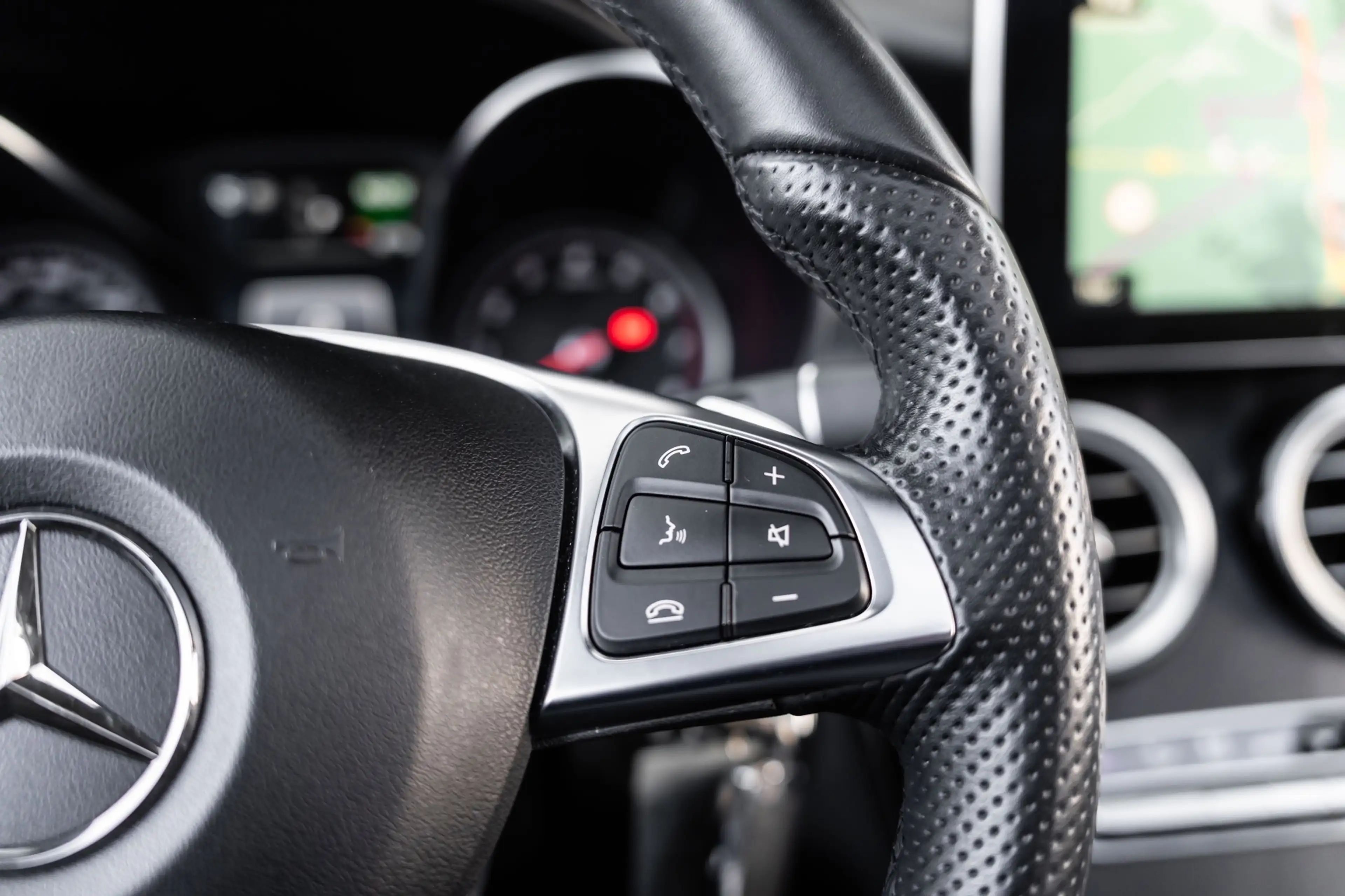Mercedes-Benz GLC 350 350e 4MATIC AMG / PANO / MEMORY / BURMESTER / CARP — photo 28