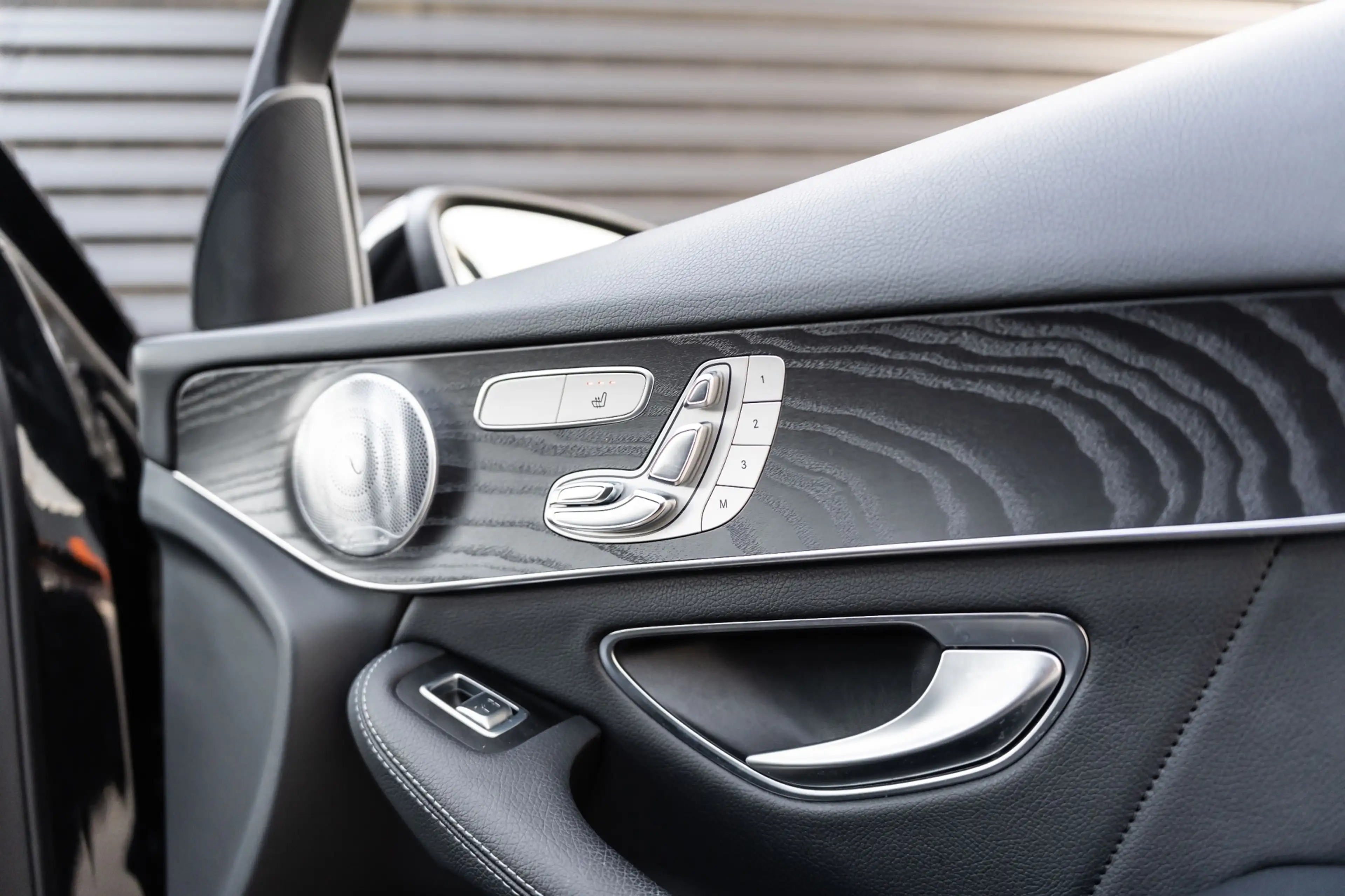 Mercedes-Benz GLC 350 350e 4MATIC AMG / PANO / MEMORY / BURMESTER / CARP — photo 22