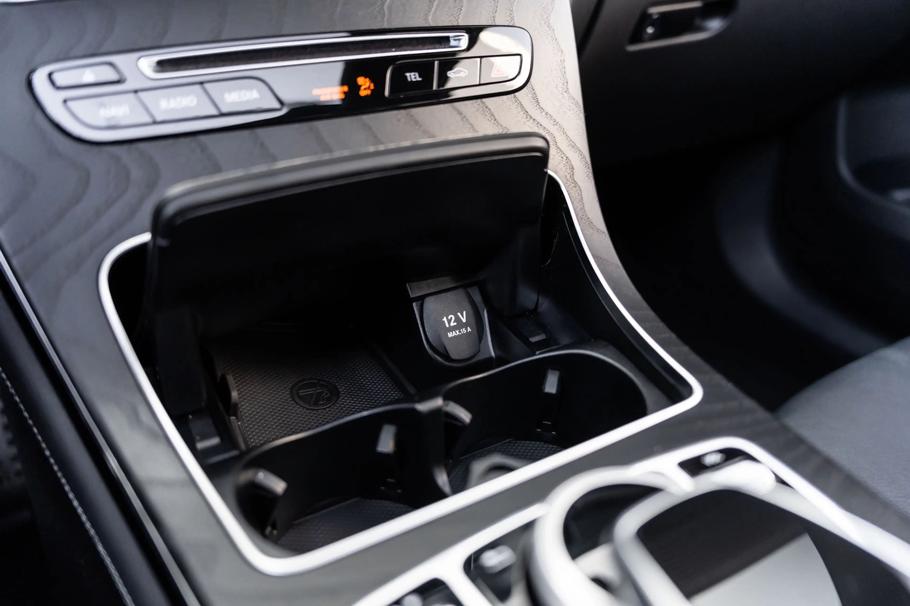 Mercedes-Benz GLC 350 350e 4MATIC AMG / PANO / MEMORY / BURMESTER / CARP — photo 47