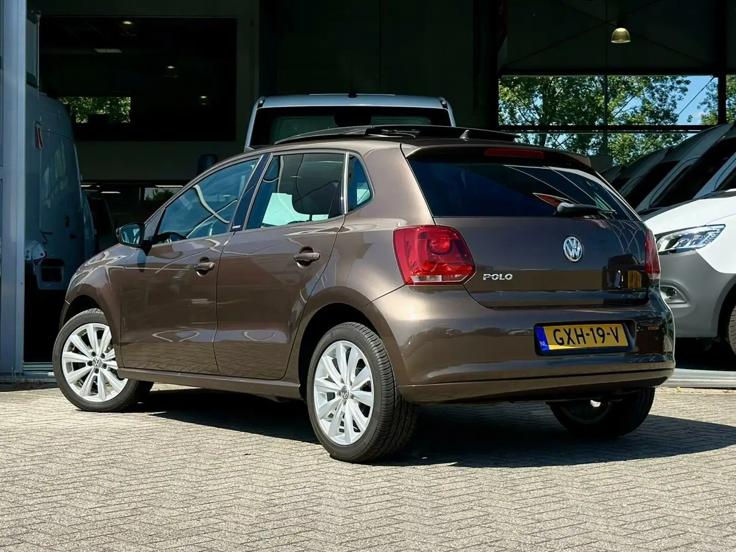 Volkswagen Polo 1.2 BMT Comfortline|PANO|APP|CRUISE|STOELV Marrón - 2