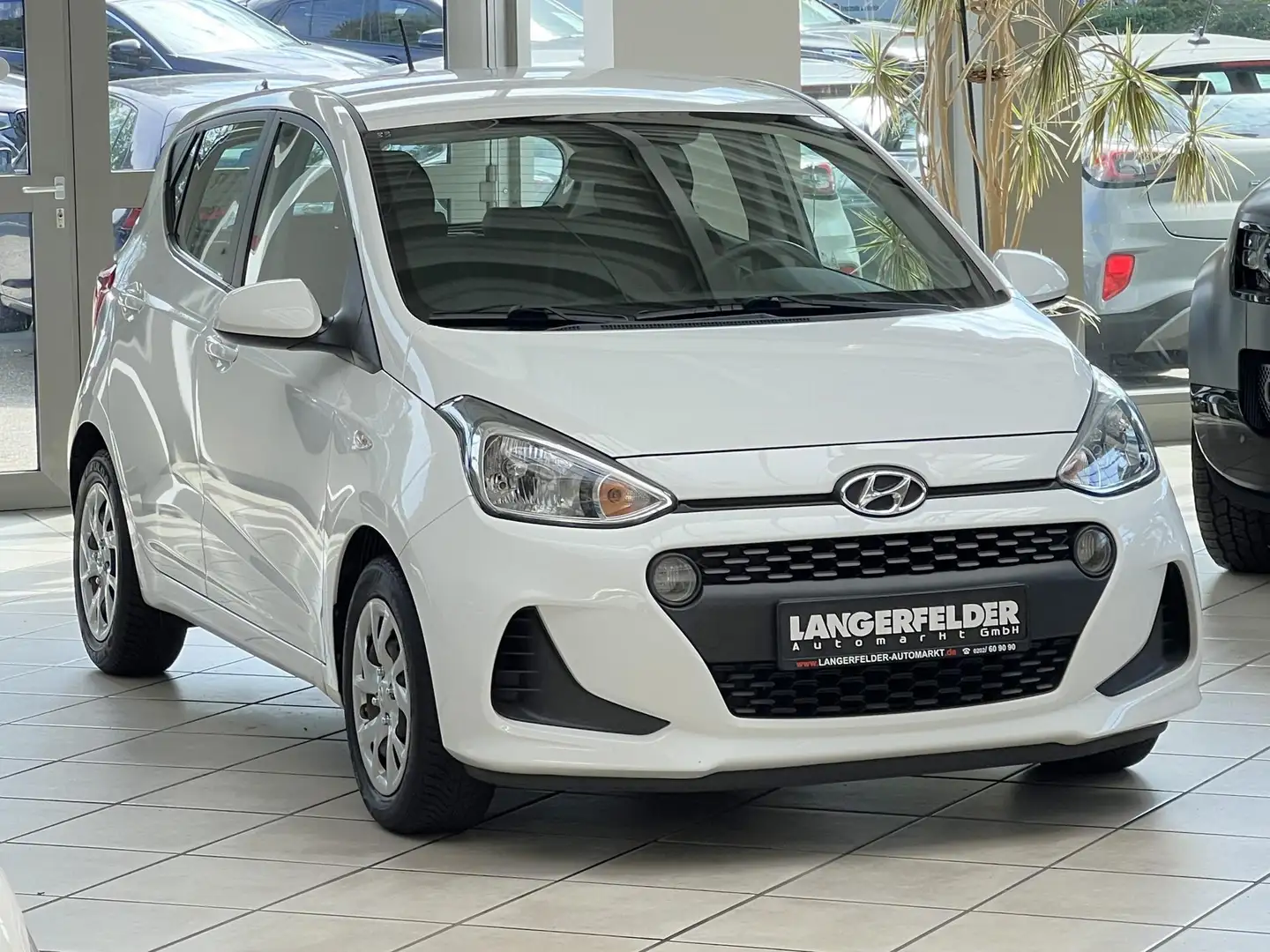 Hyundai i10 i10 1.0 Trend*USB*AUX*ISOFIX*KLIMA*SHZ* Weiß - 1