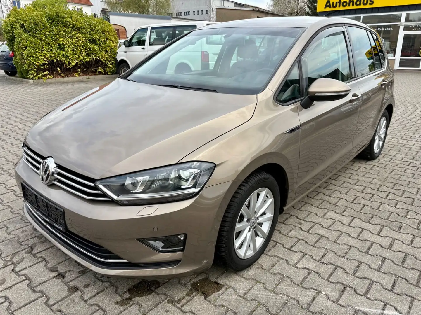 Volkswagen Golf Sportsvan VII Lounge DSG / XENON / Gold - 1