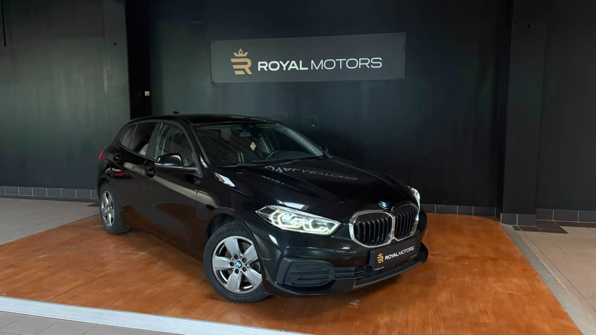 BMW 116 - 116i Schwarz - 1