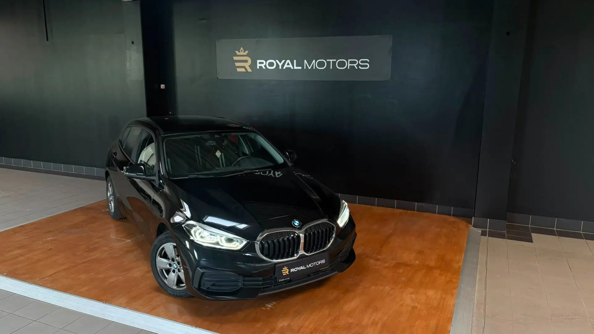 BMW 116 - 116i Schwarz - 2