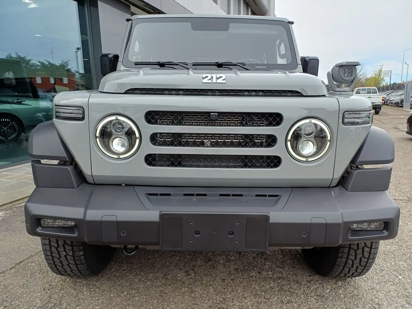 EMC 212 2.0 TDI 4wd 8at Grau - 2