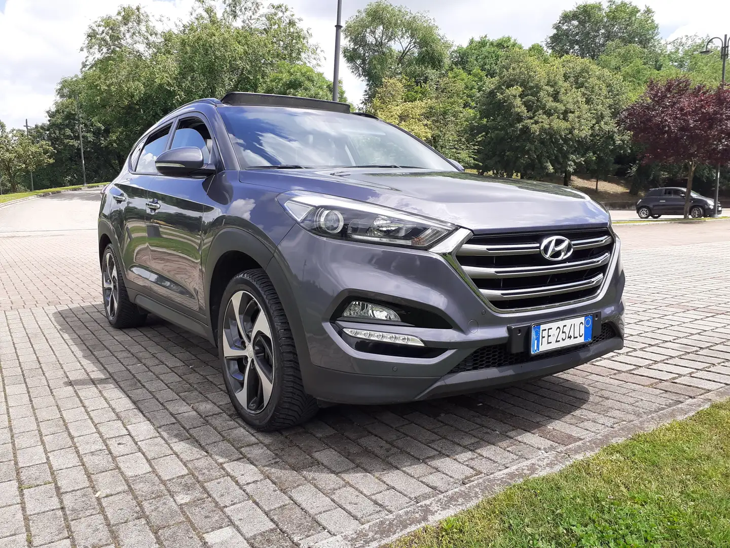 Hyundai TUCSON Tucson II 2015 1.7 crdi Xpossible 2wd 115cv Grigio - 1