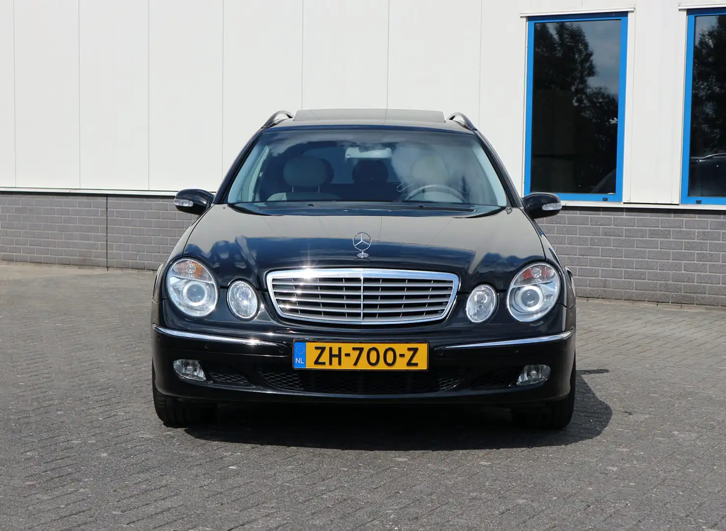 Mercedes-Benz E 320 Zwart - 1