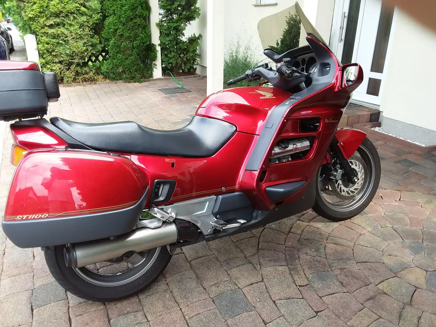 Honda Pan European Czerwony - 1