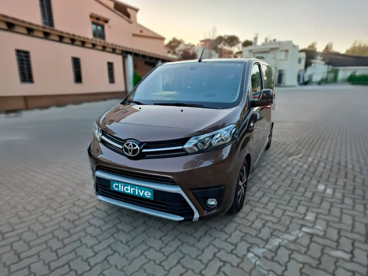 Toyota Proace Family L0 1.5D 8pl. Advance 120 Marrón - 2