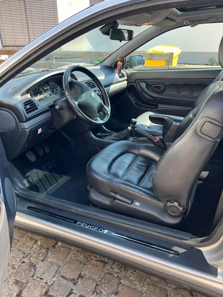 Peugeot 406 Coupe 2.0 16V, foto 6