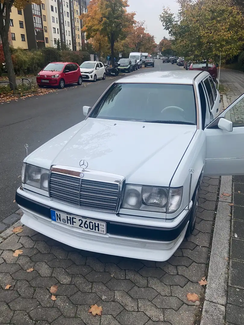 Mercedes-Benz E 260 Limousine Lang Sportline mit H-Kennzeichen Weiß - 1