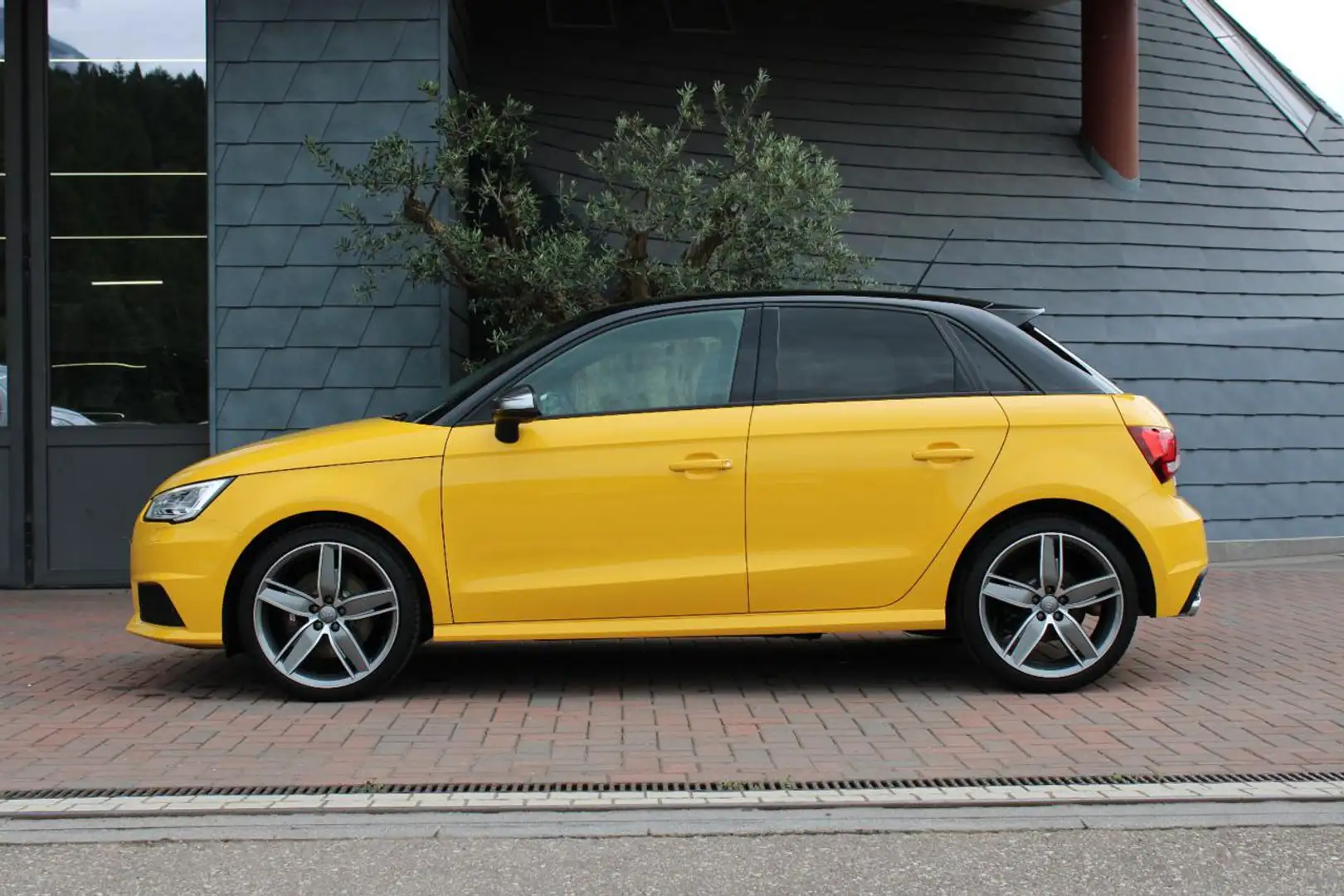 Audi S1 SPB 2.0TFSI quattro SEDILI S-PDC-XENON Jaune - 1