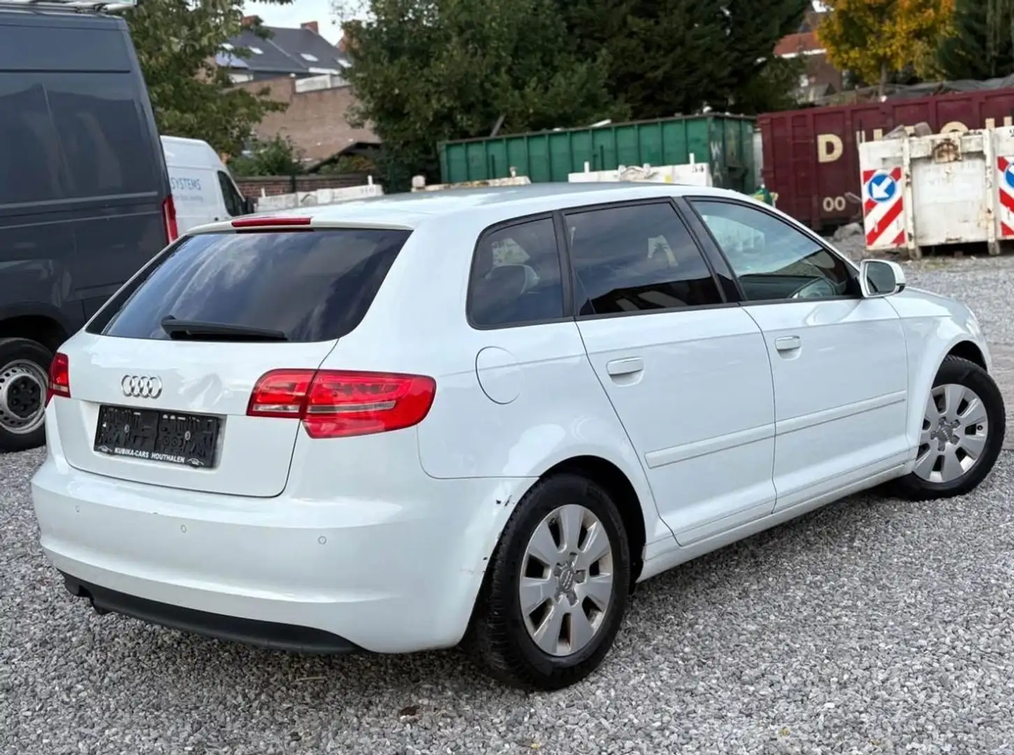 Audi A3 Sportback 1.6 TDI 105 DPF Ambiente - 2