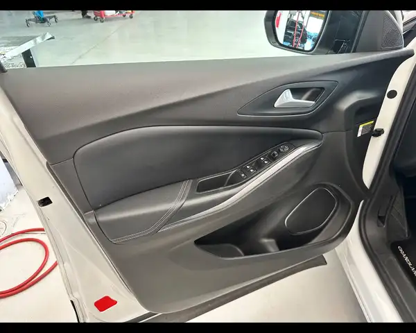Opel Grandland X view 9