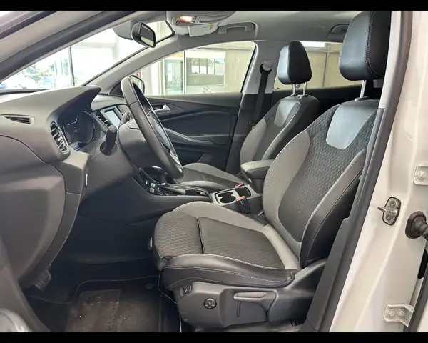 Opel Grandland X view 7