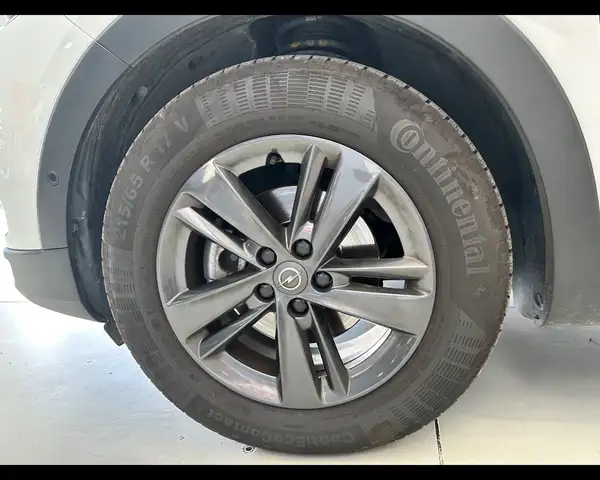 Opel Grandland X view 3