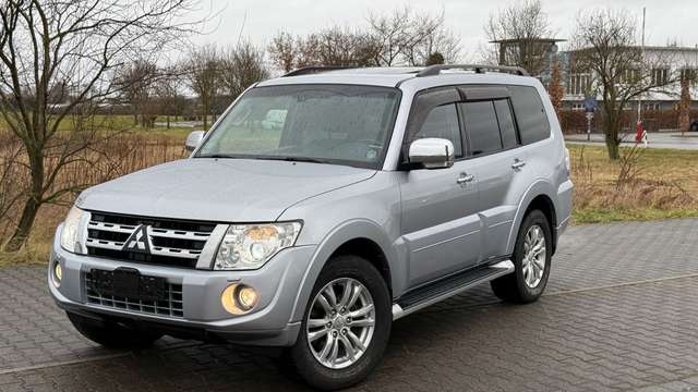 Imagine Mitsubishi Pajero 3.2 DI-D Edition 30*LEDER*PANO*NAVI*VOLL*