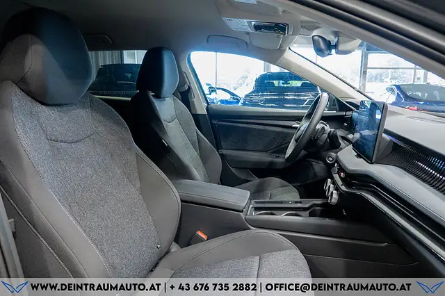 Skoda Superb view 12