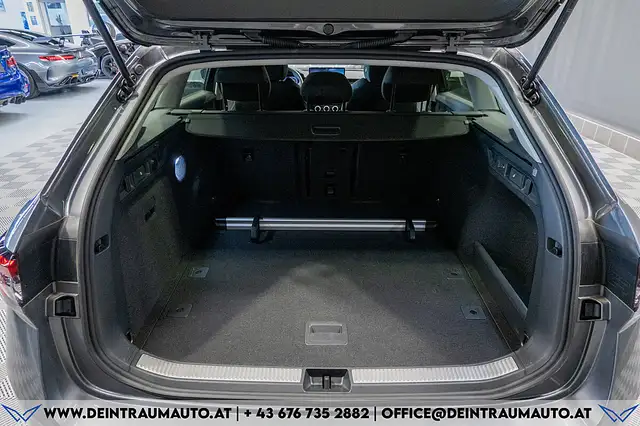 Skoda Superb view 11