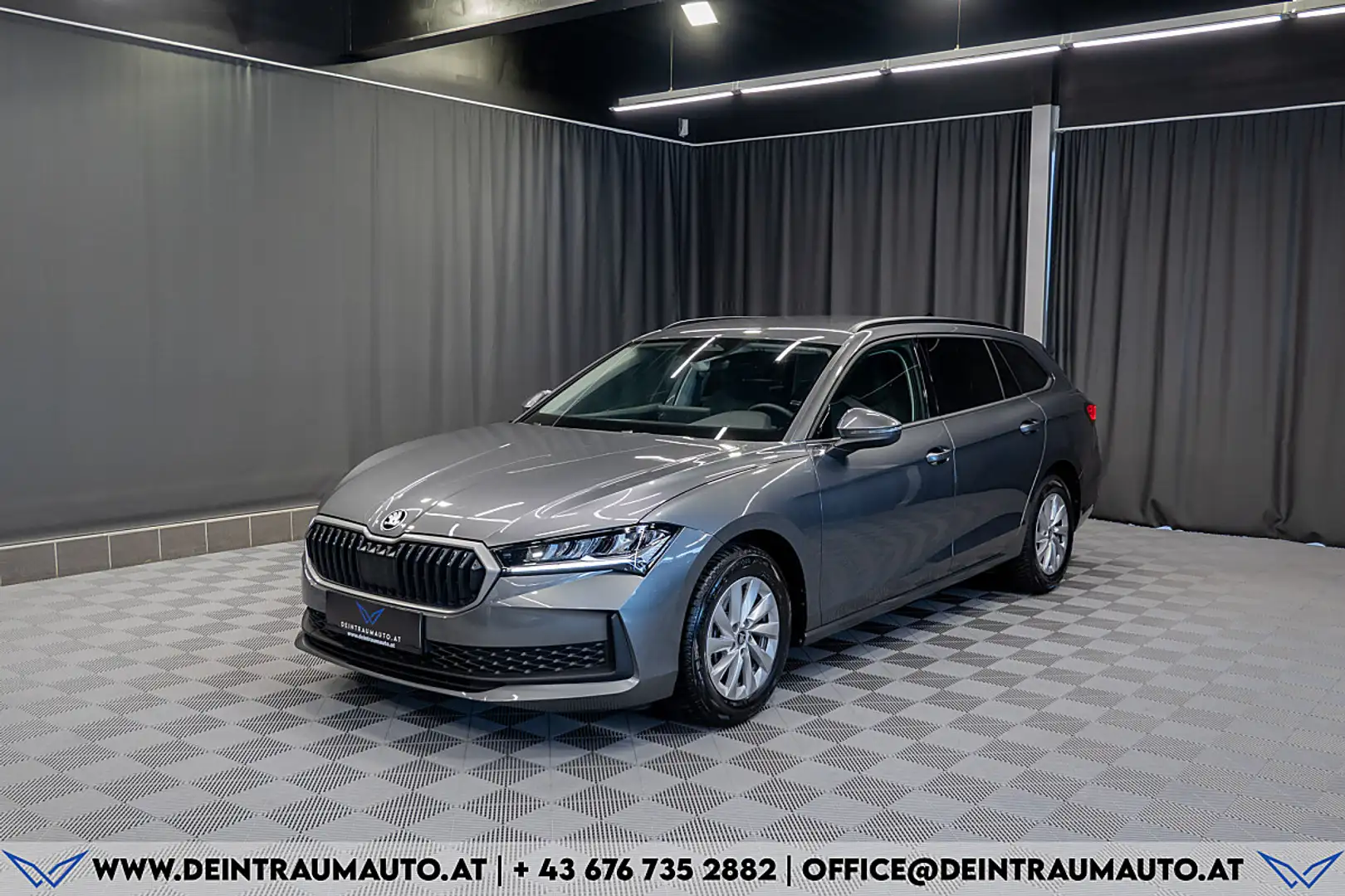 Skoda Superb Kombi 2,0 TDI Essence DSG*AHK*R-KAMERA*ACC*LED* Grau - 1
