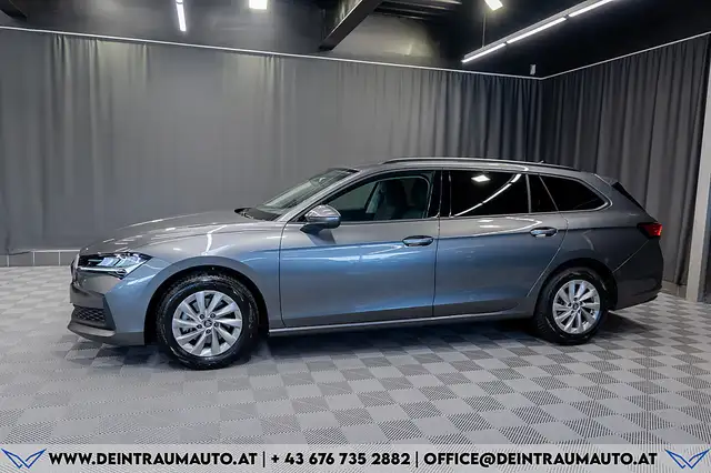 Skoda Superb view 5