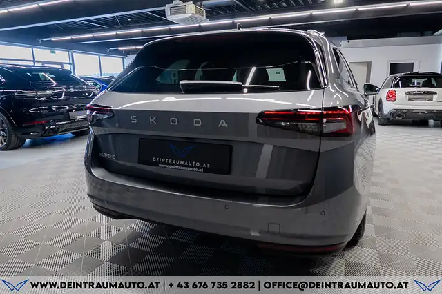 Skoda Superb view 8