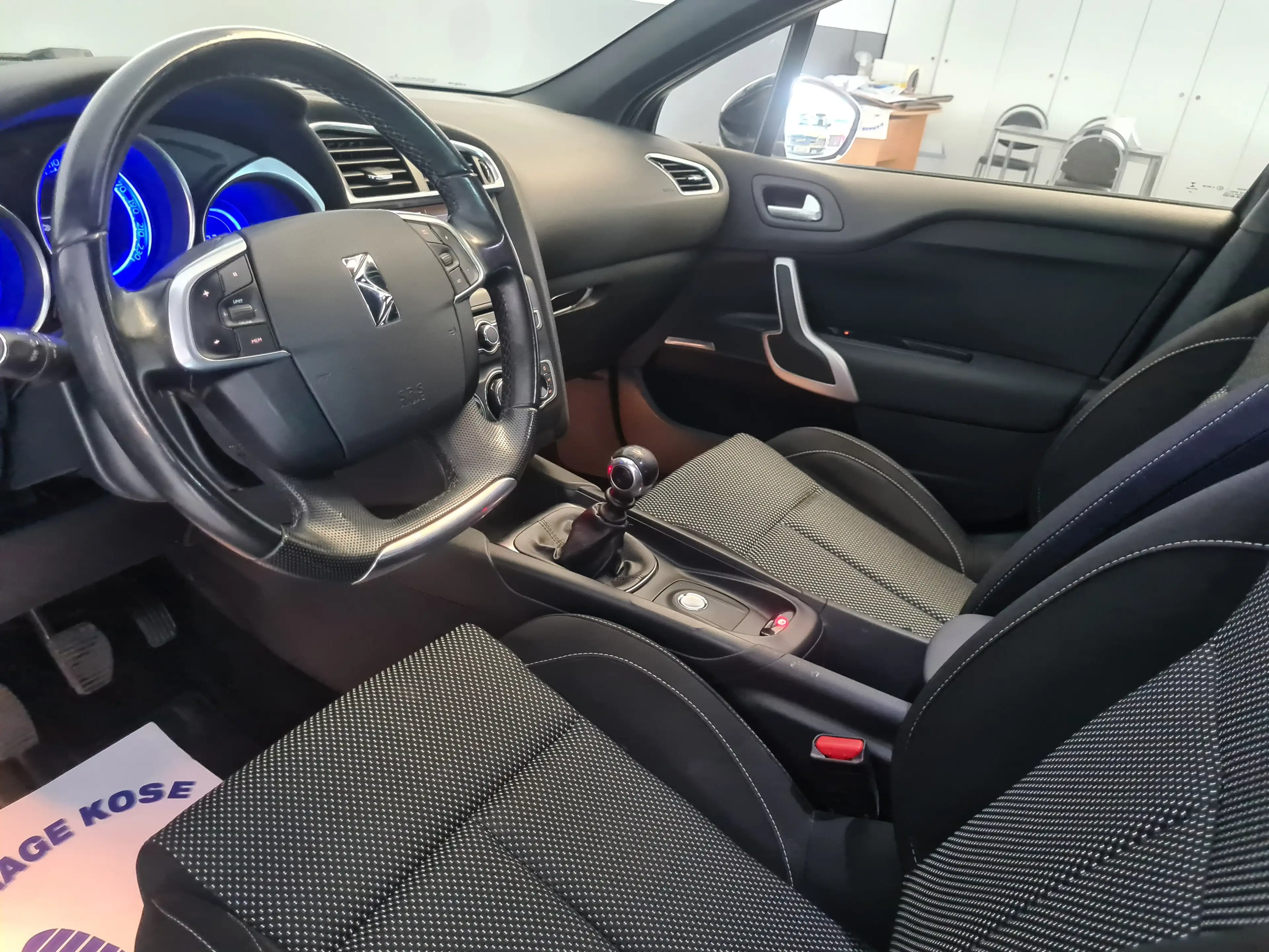 DS Automobiles DS 4 Crossback 1.2 PureTec/NAVIGATION/CAR-PLAY/1ERE MAIN/GARANTIE — photo 8