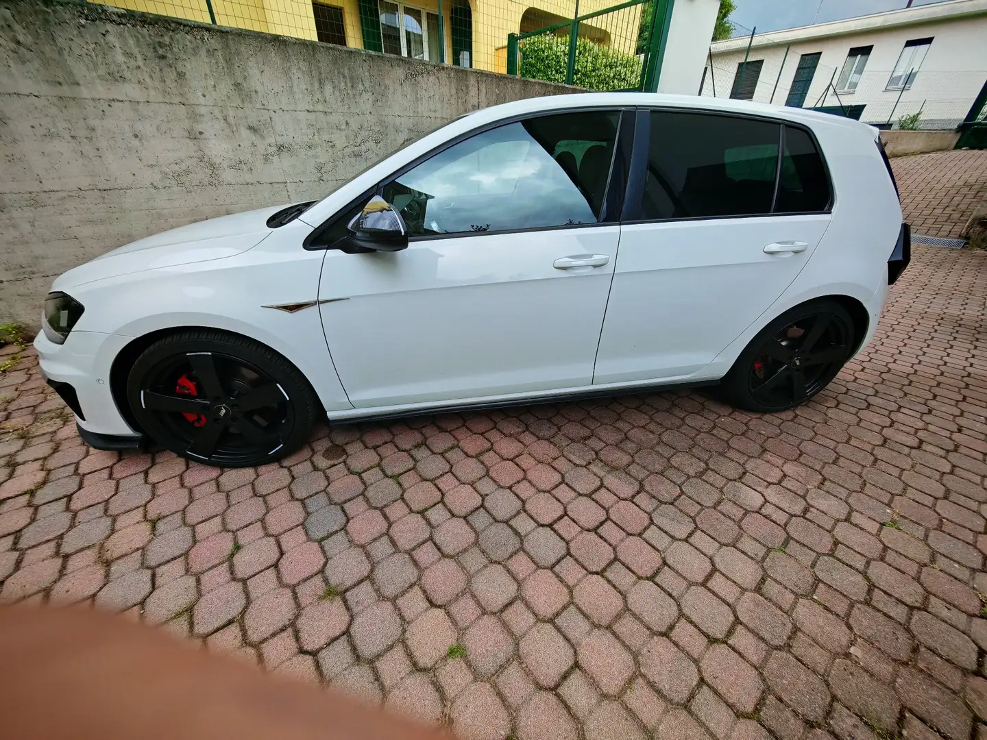 Volkswagen Golf GTI 2.0 tsi Performance 415cv - 2