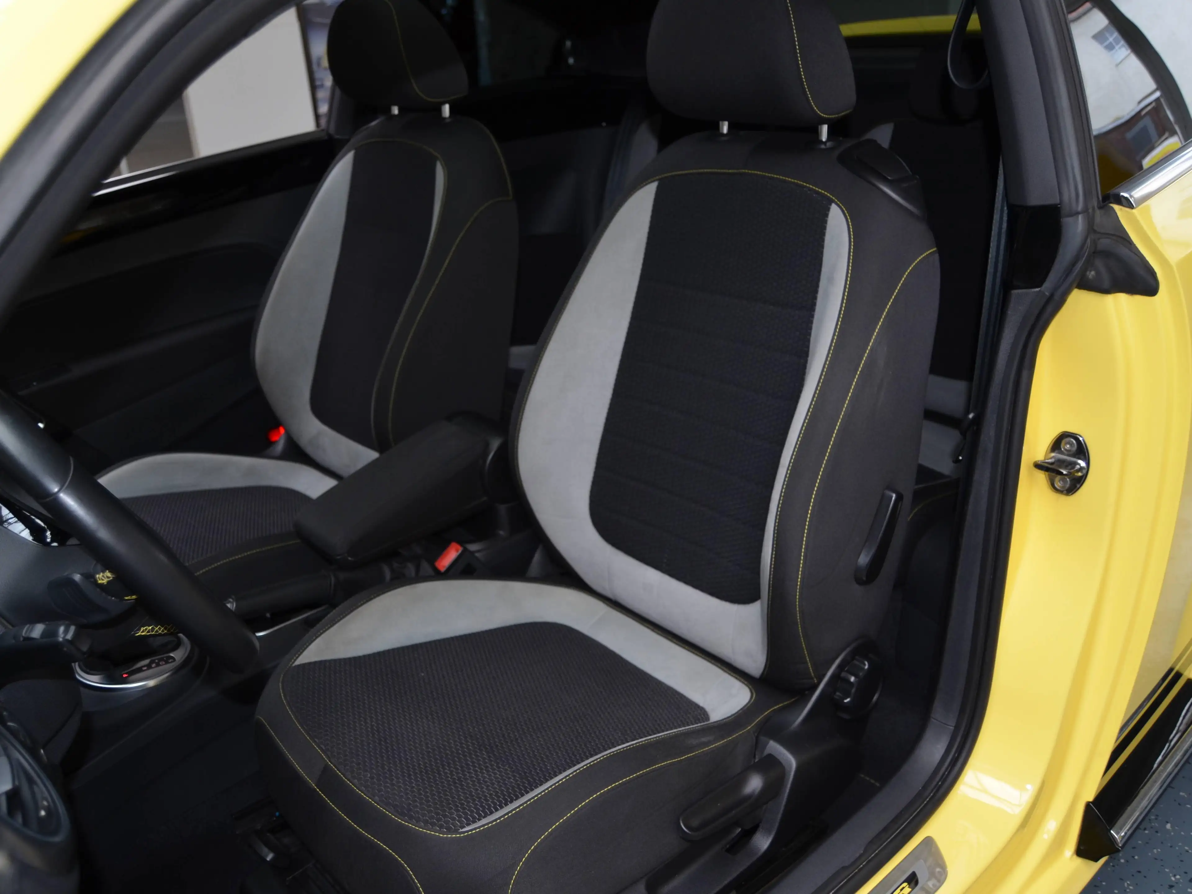 Volkswagen Beetle GSR DSG R-Line Pano 3458 v. 3500 Limitiert — photo 14