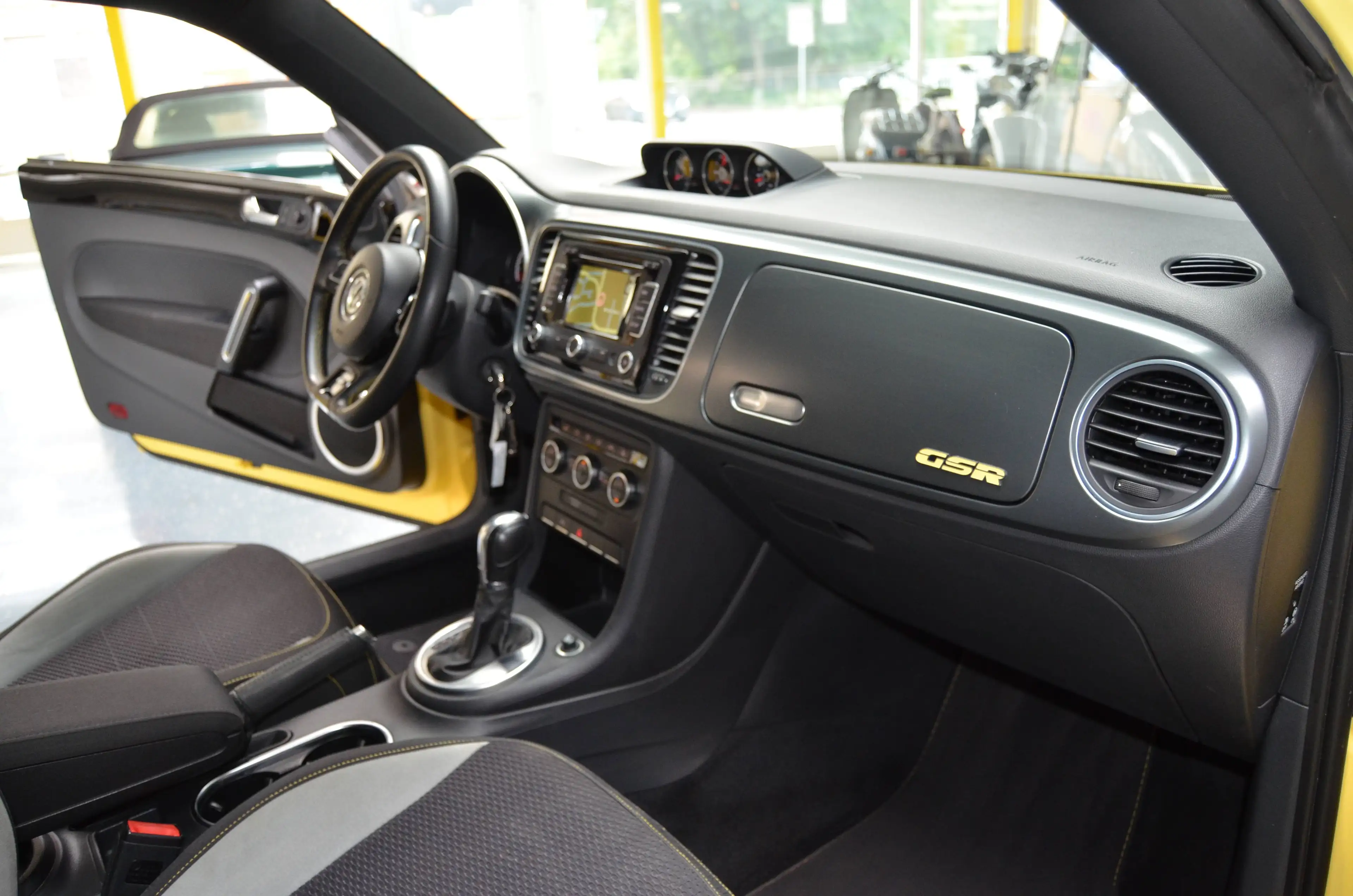 Volkswagen Beetle GSR DSG R-Line Pano 3458 v. 3500 Limitiert — photo 10