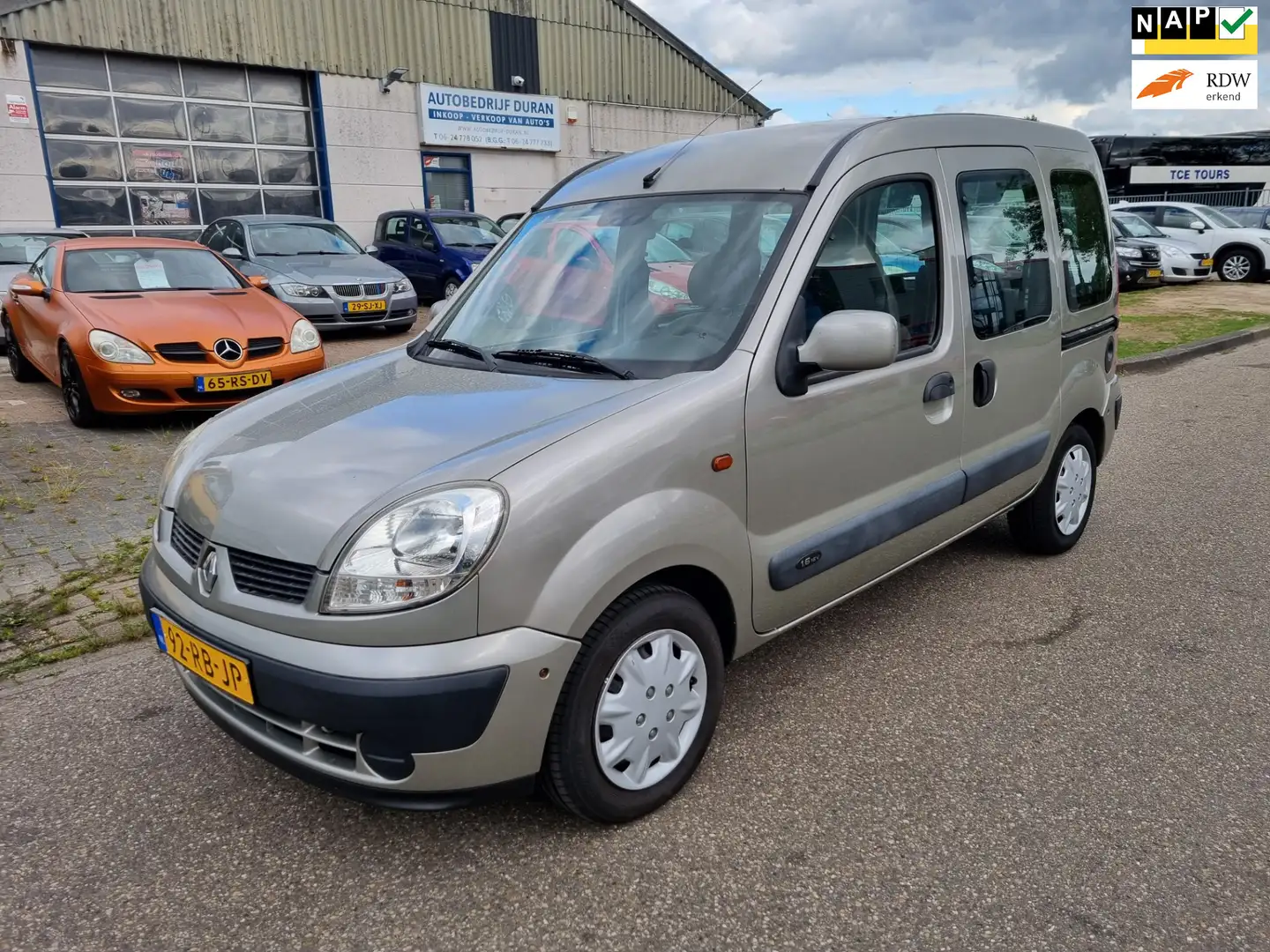 Renault Kangoo 1.6-16V Privilège Bj:2005 NAP! Gris - 1