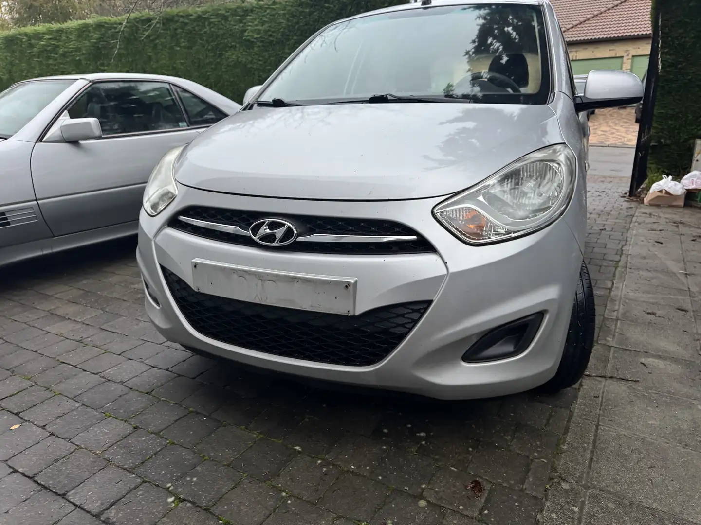 Hyundai i10 998 CC Comfort Essence Airco ETAT impecable Gris - 2