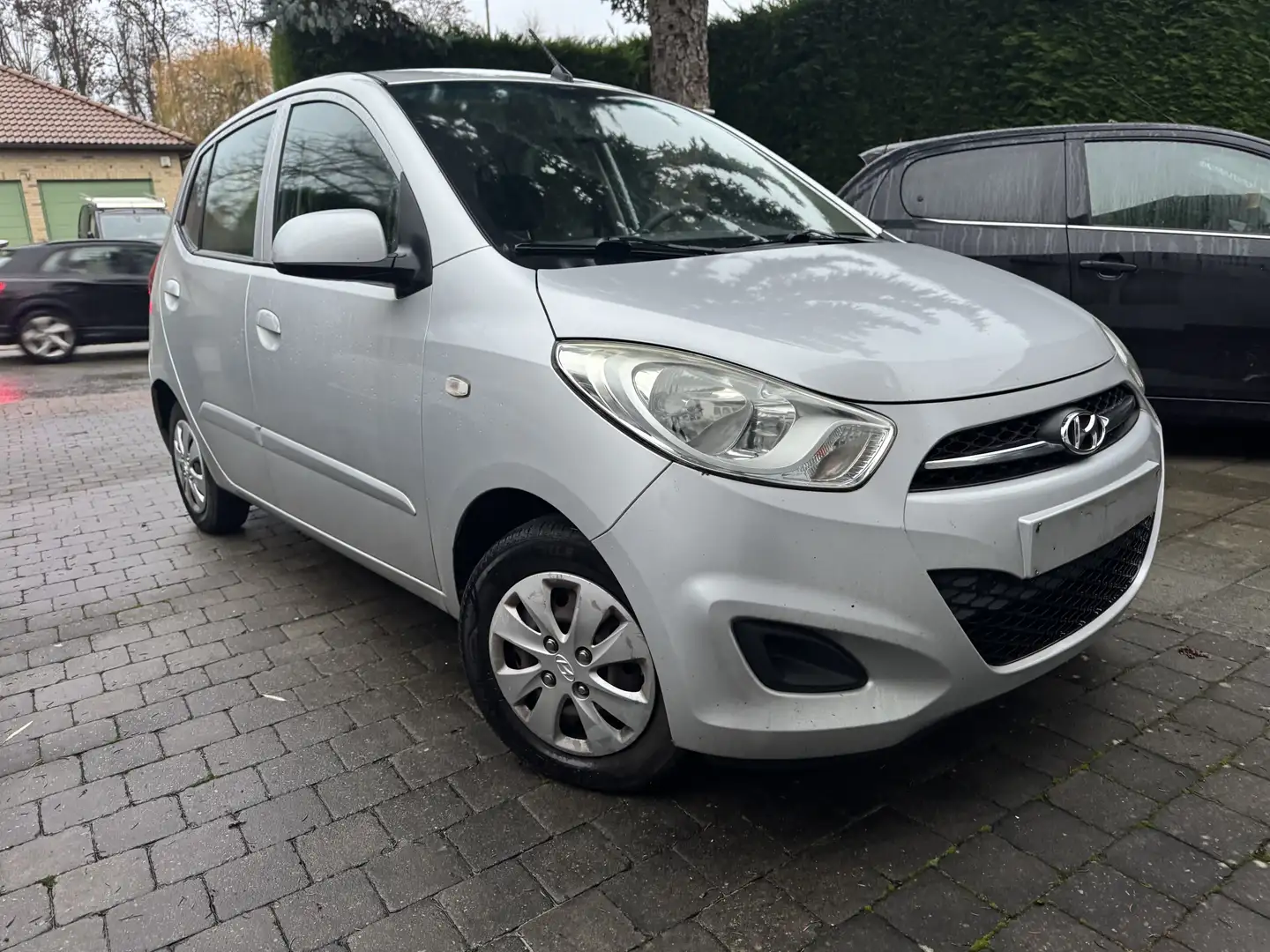 Hyundai i10 998 CC Comfort Essence Airco ETAT impecable Gris - 1