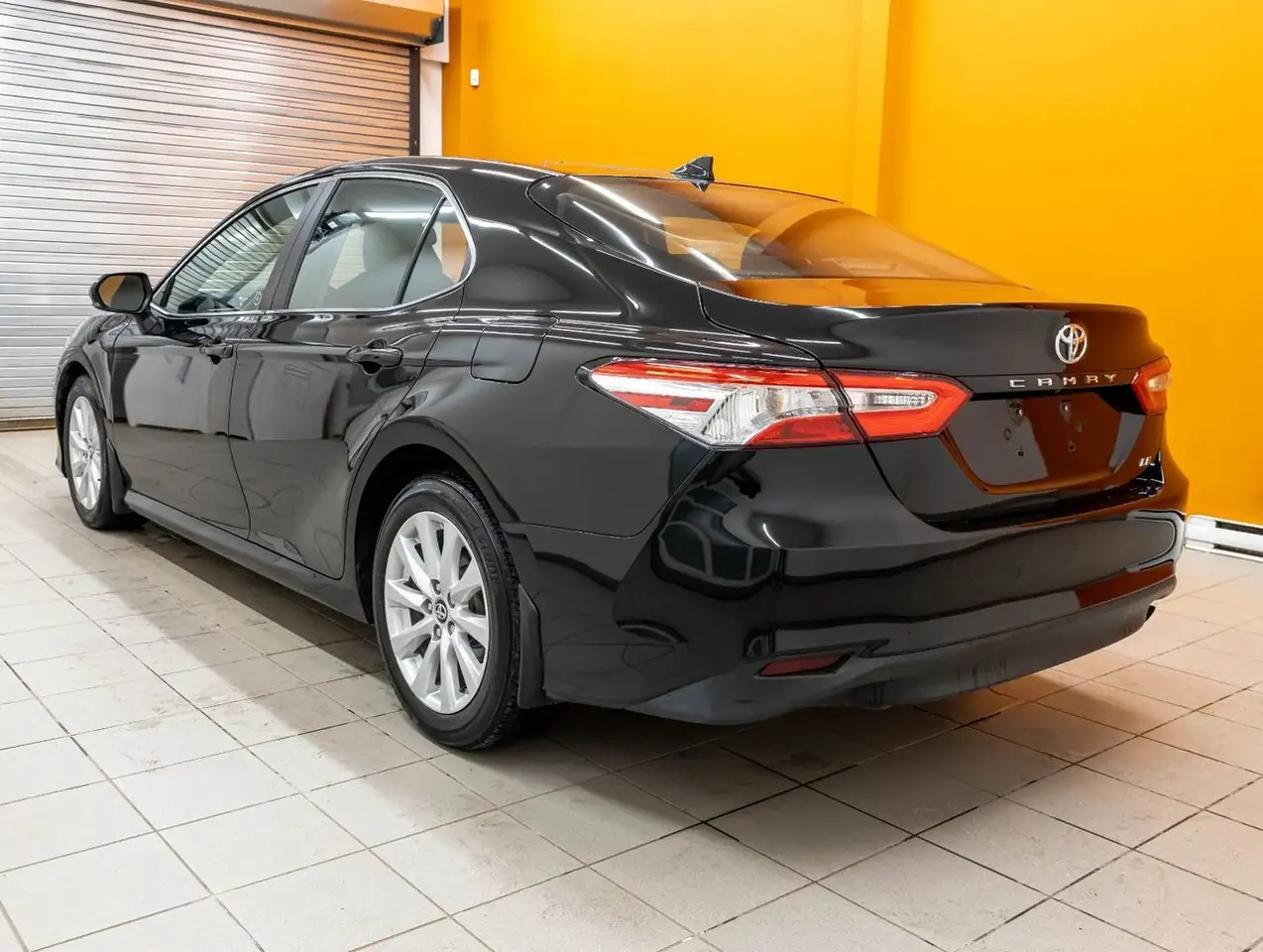 Toyota Camry снимка Toyota Camry