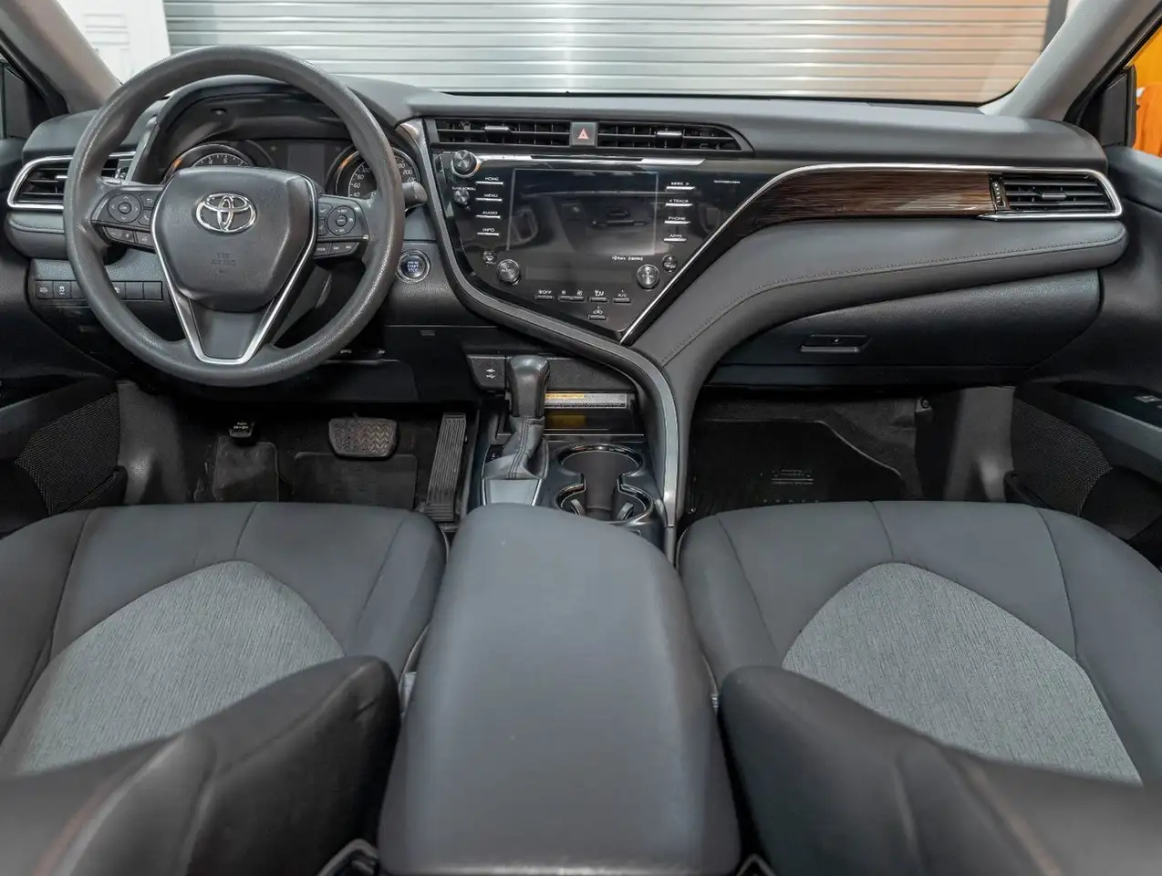 Toyota Camry снимка Toyota Camry