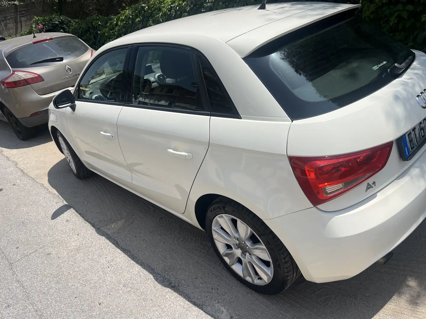 Audi A1 1.6 TDI Sportback S line Sportpaket - 2