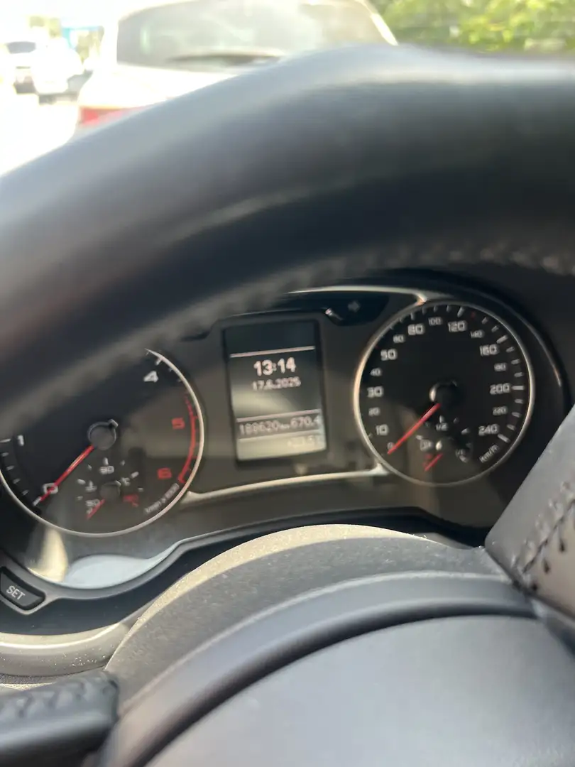 Audi A1 1.6 TDI Sportback S line Sportpaket - 1