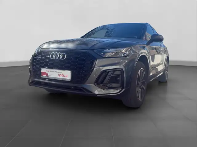 Audi Q5 view 2
