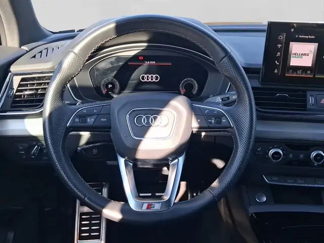 Audi Q5 view 9