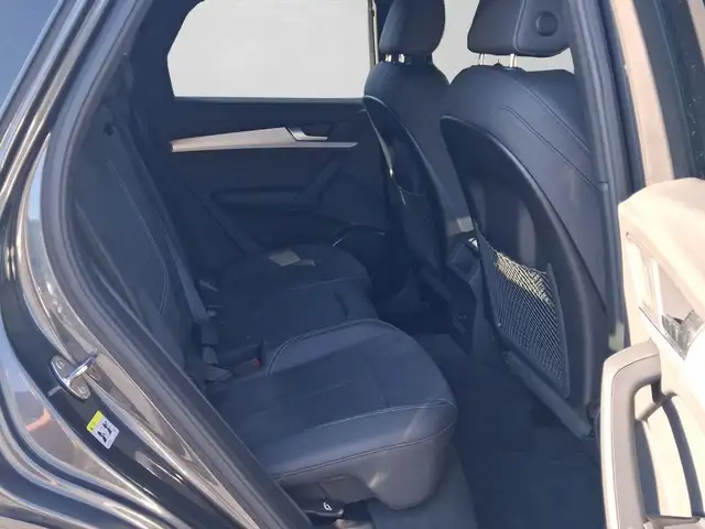 Audi Q5 view 6