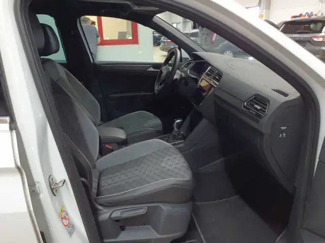 Volkswagen Tiguan view 8