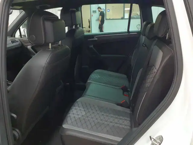 Volkswagen Tiguan view 13