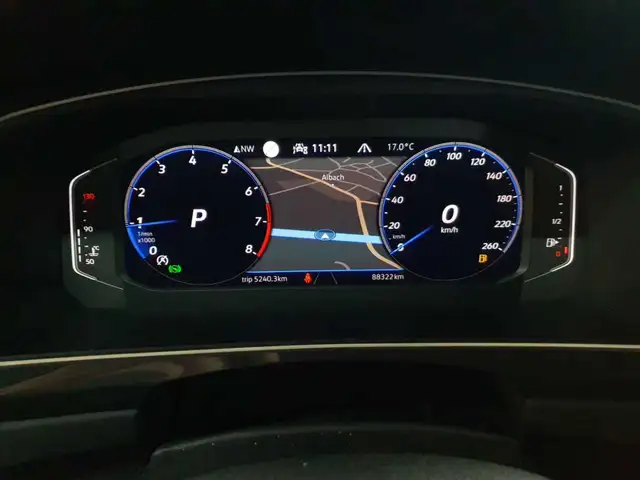 Volkswagen Tiguan view 11