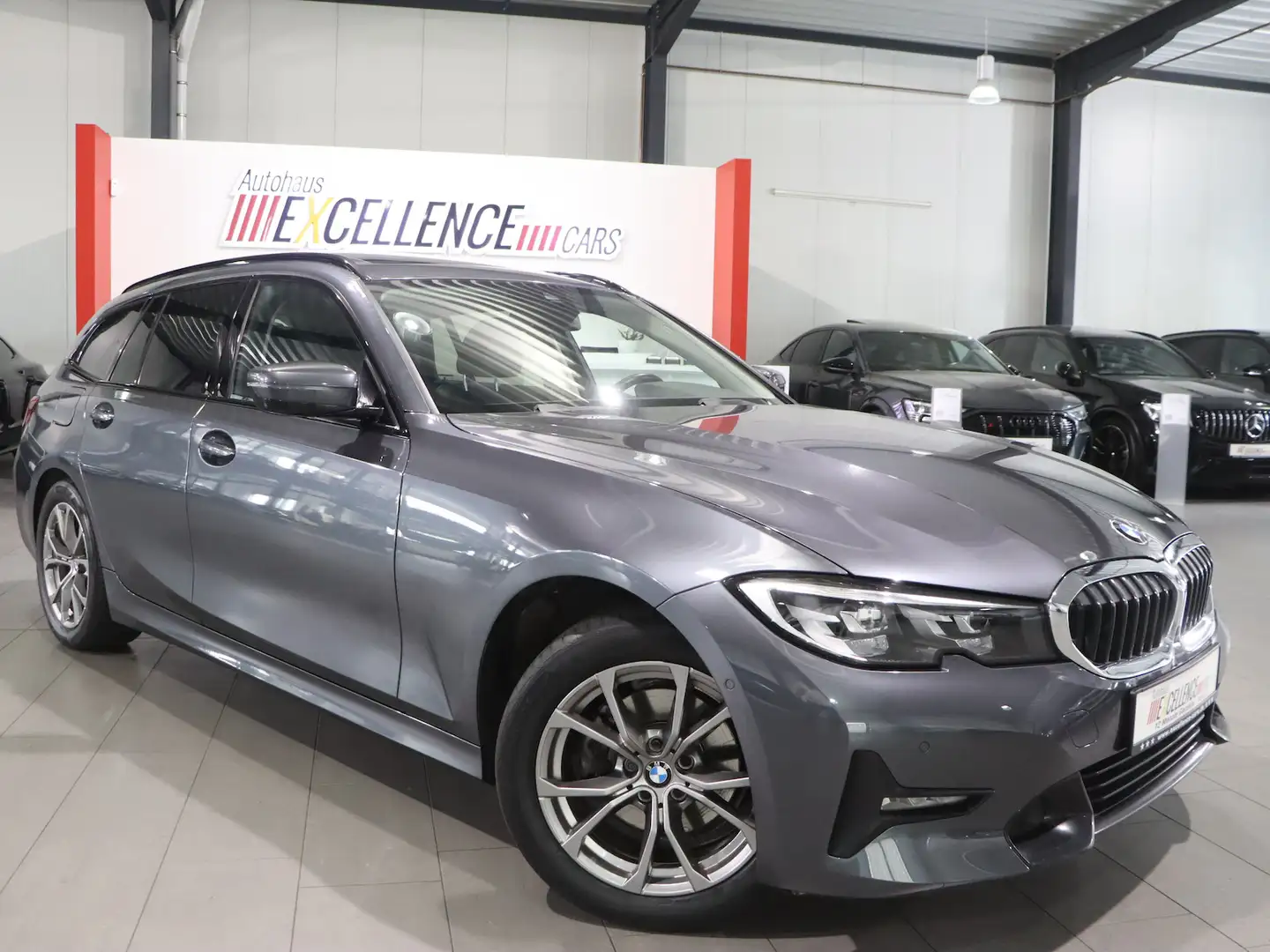 BMW 320 320d Touring SPORT-LINE / PANORAMA,LED,AMBIENTE Grau - 2